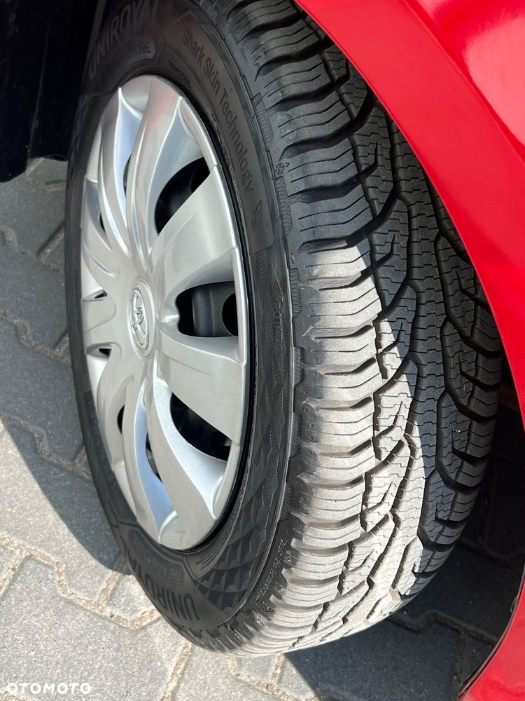 Toyota Yaris 1.0 Premium - 6