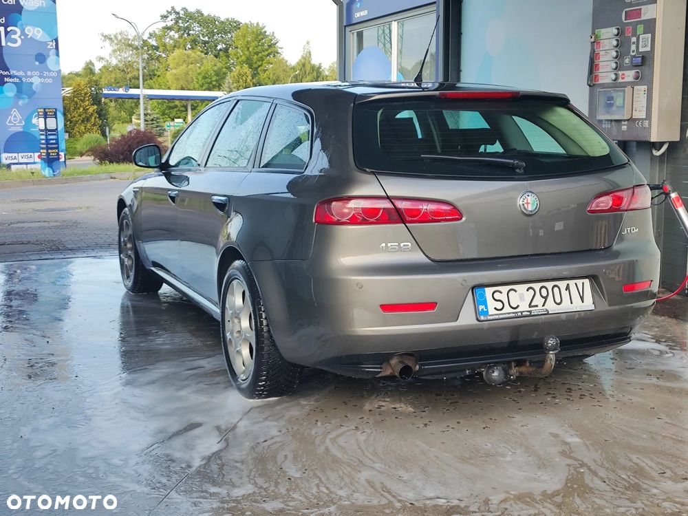 Alfa Romeo 159 1.9 JTDM 8V DPF Distinctive - 4