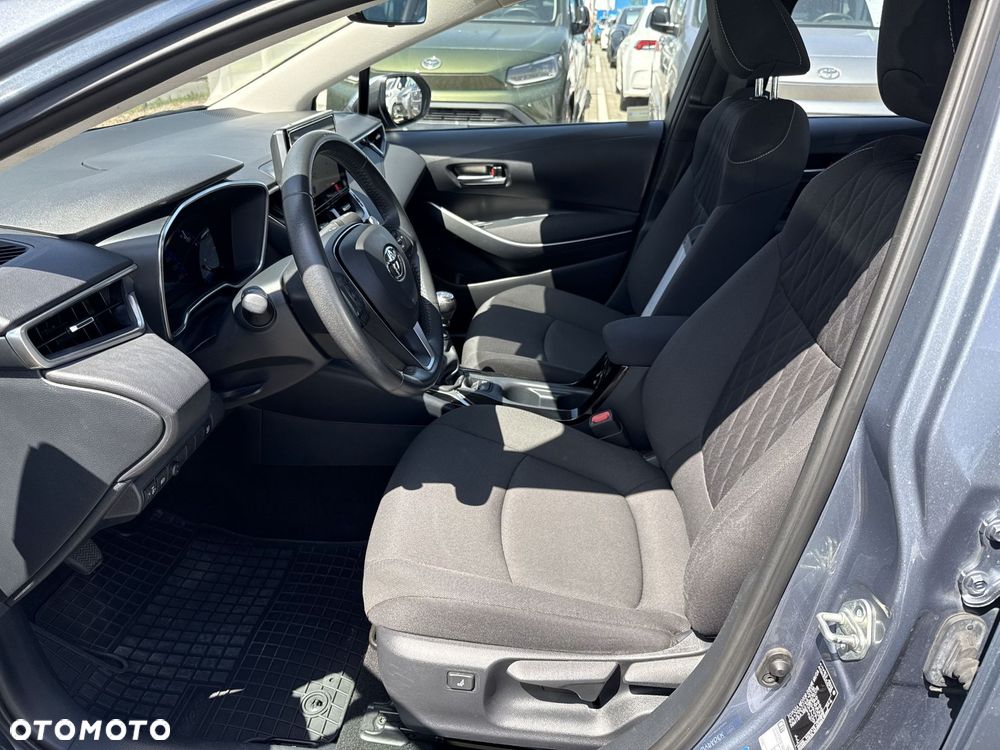 Toyota Corolla - 13