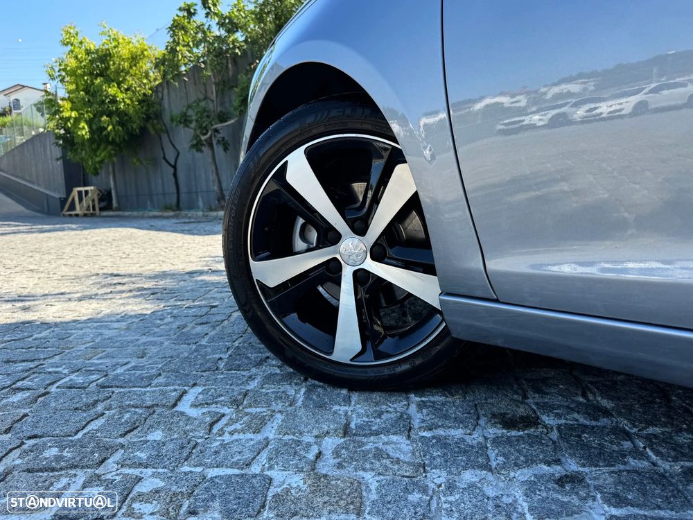 Peugeot 308 1.2 PureTech Allure Full LED - 33