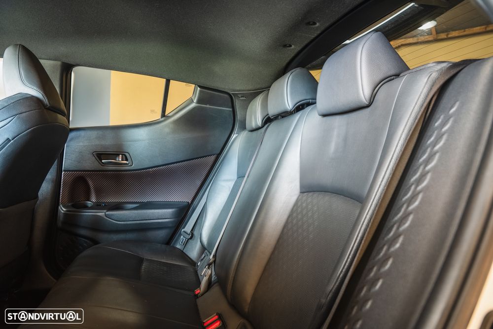 Toyota C-HR 1.8 HSD Exclusive+P.Luxury - 8