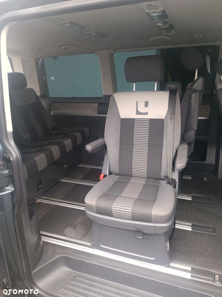 Volkswagen Caravelle - 23