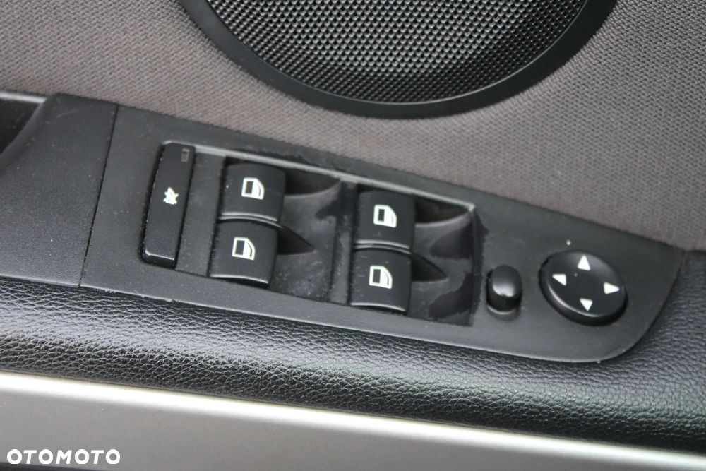 BMW Seria 3 318i Edition Exclusive - 24