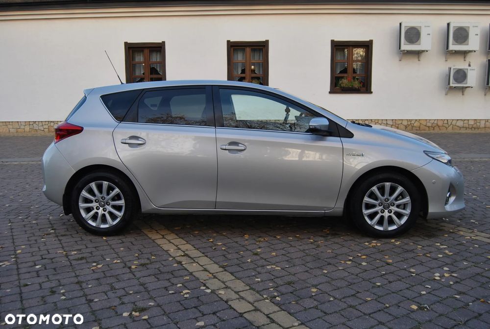 Toyota Auris 1.8 HSD Luna - 19