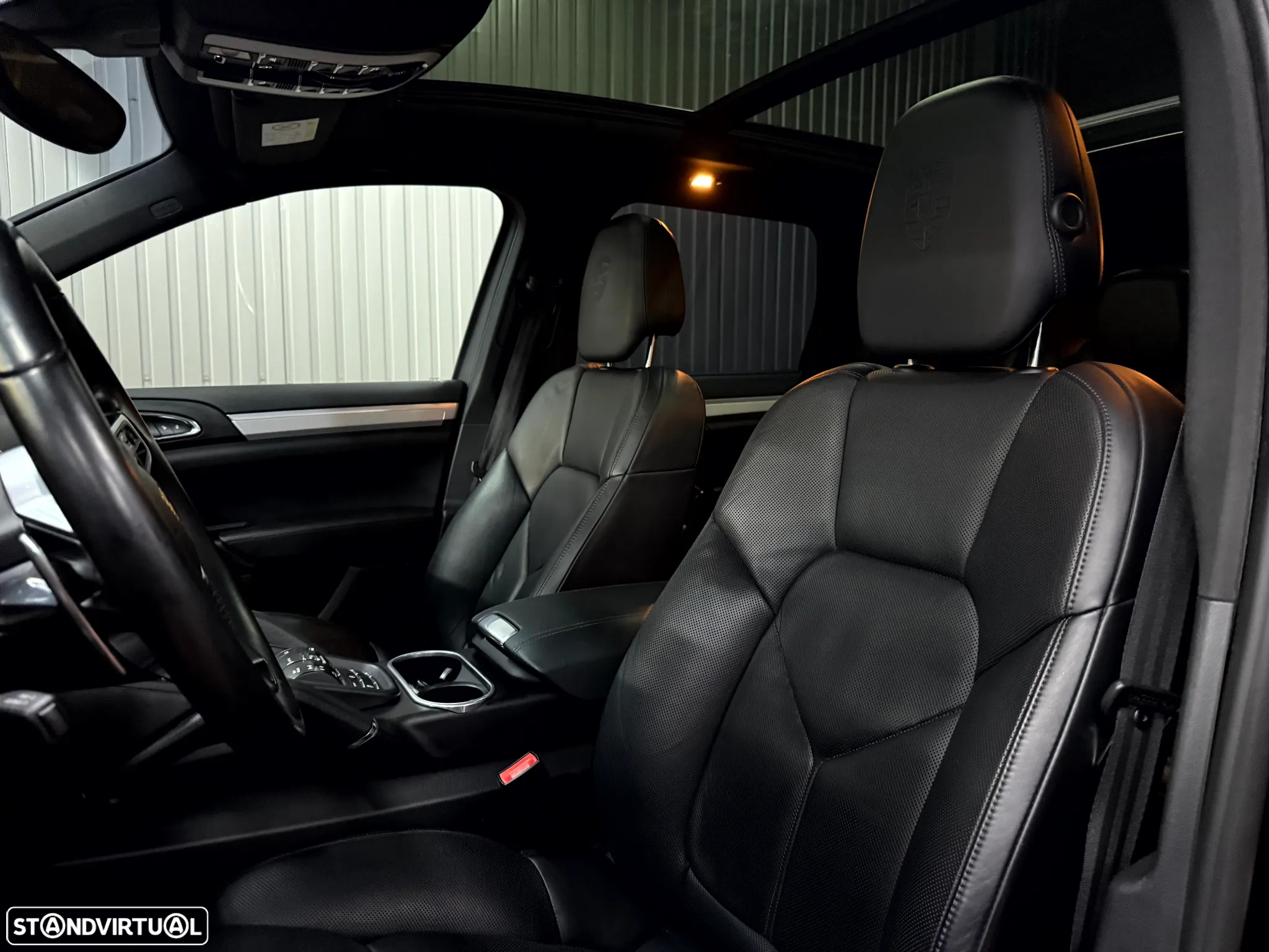 Porsche Cayenne - 16