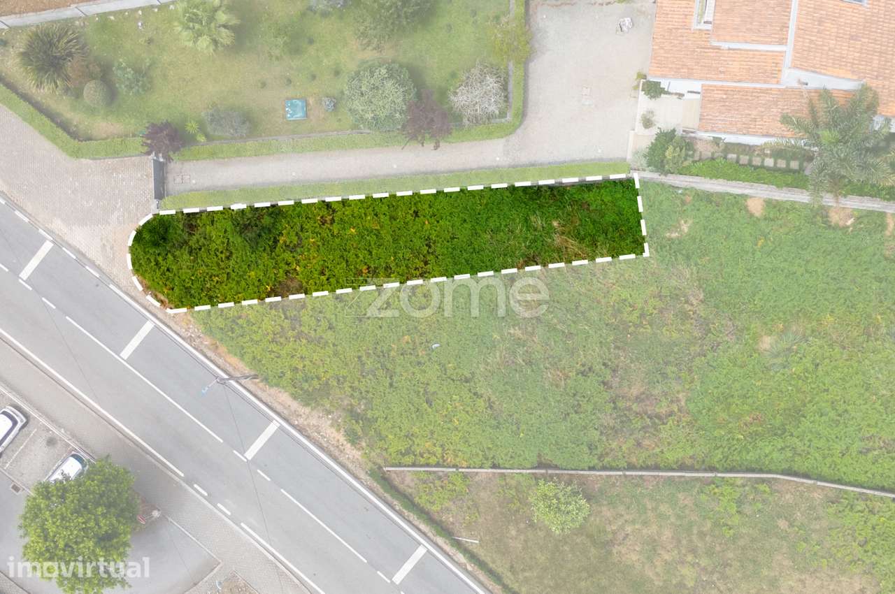 Terreno com licença para moradia - Praia de Brito, S. Félix da Mari... - Grande imagem: 4/29