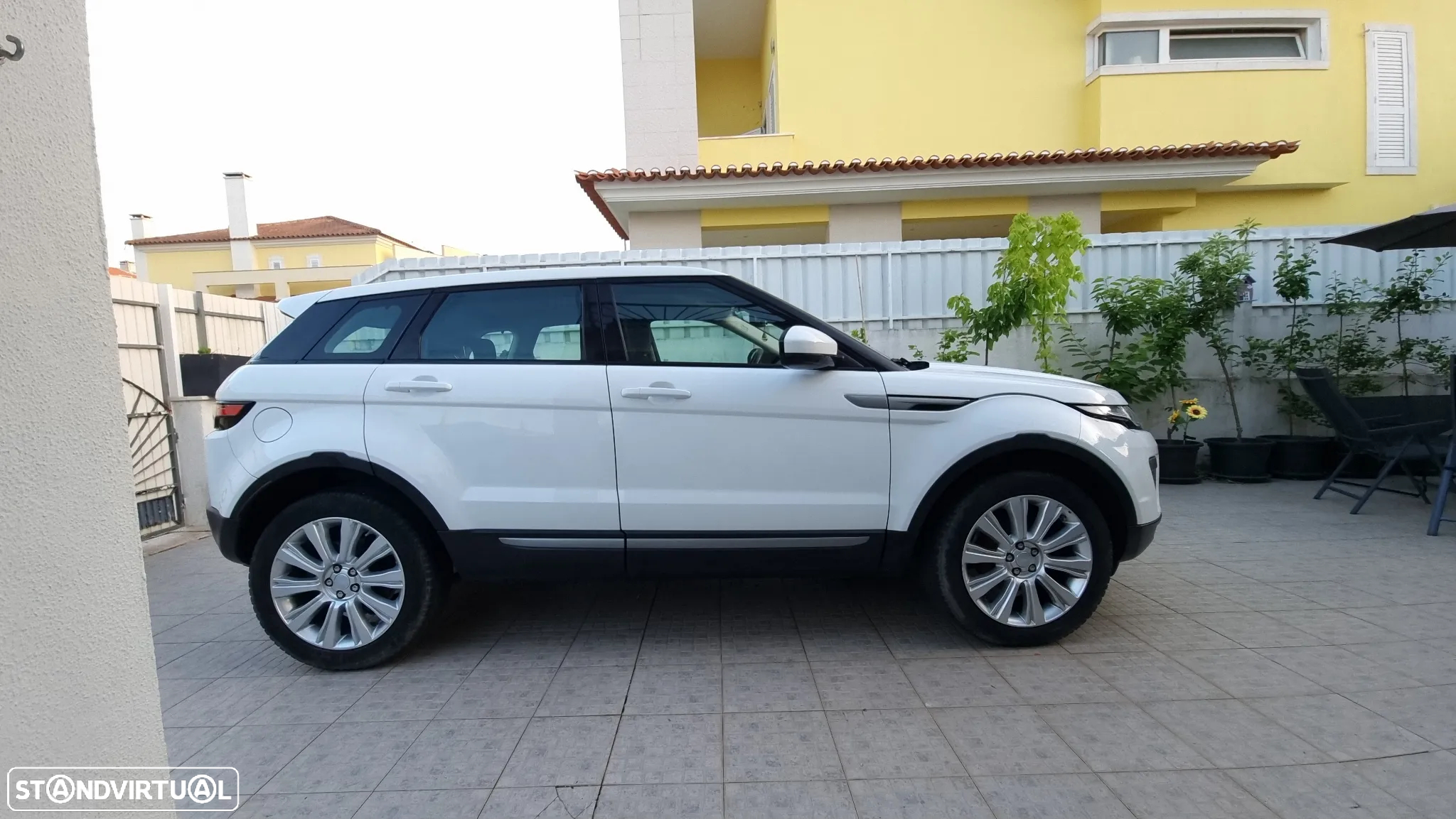 Land Rover Range Rover Evoque 2.0 TD4 Pure - 4