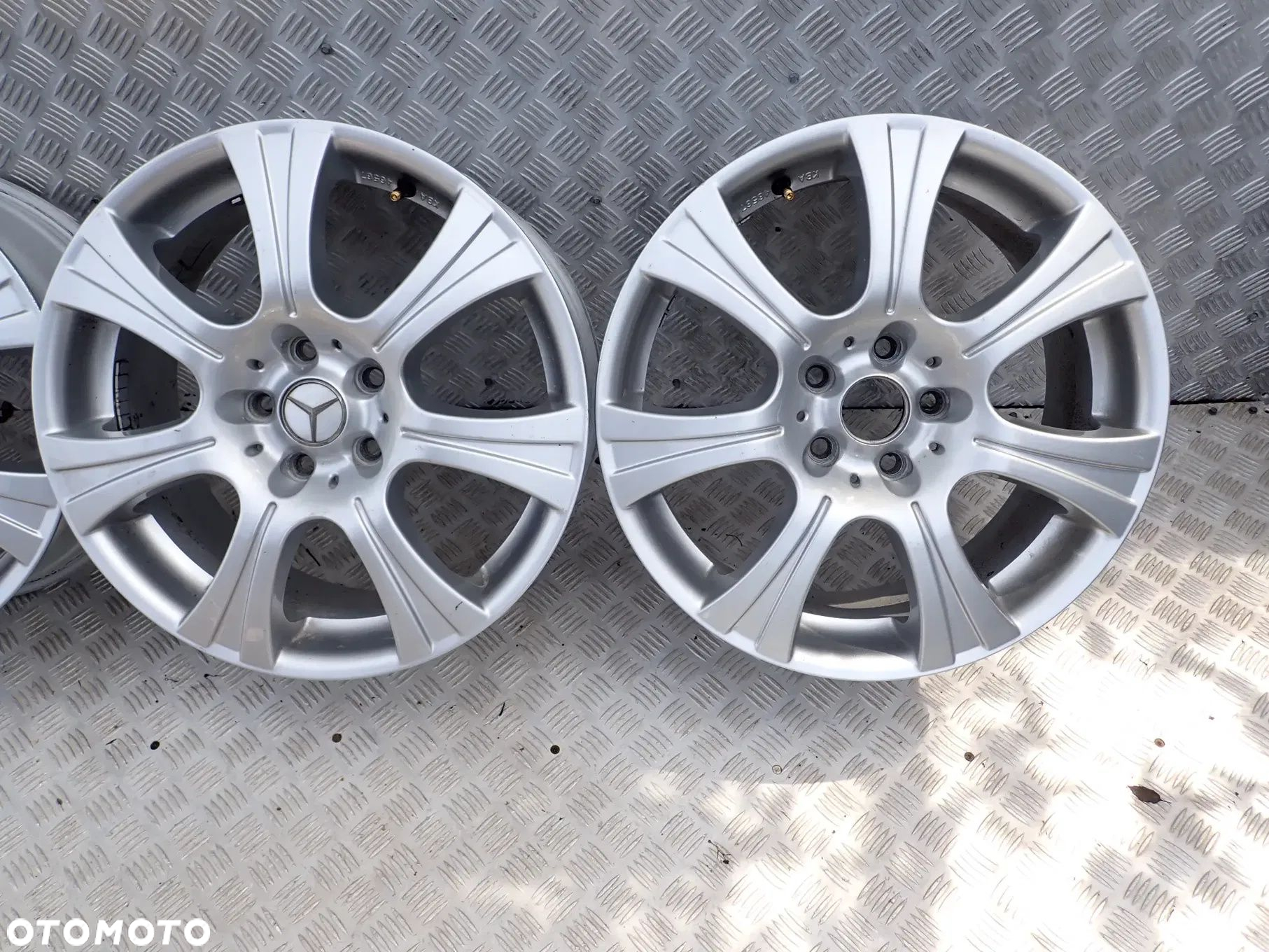 FELGI ALUMINIOWE MERCEDES 8JX18 ET60 5X112 - 3