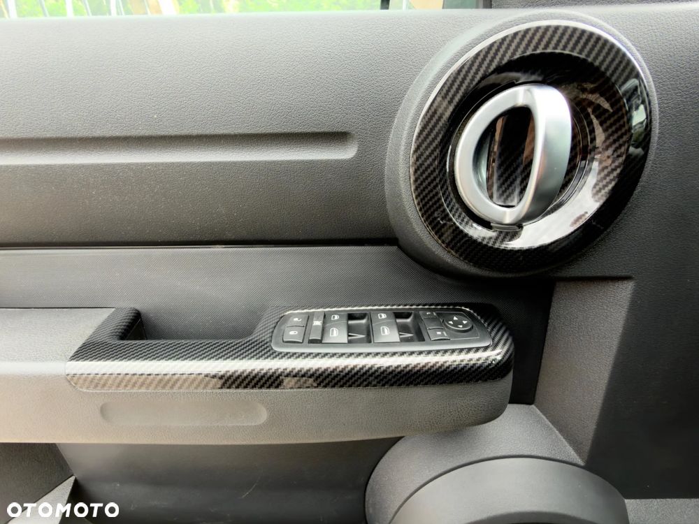 Dodge Nitro 4.0 V6 RT - 19