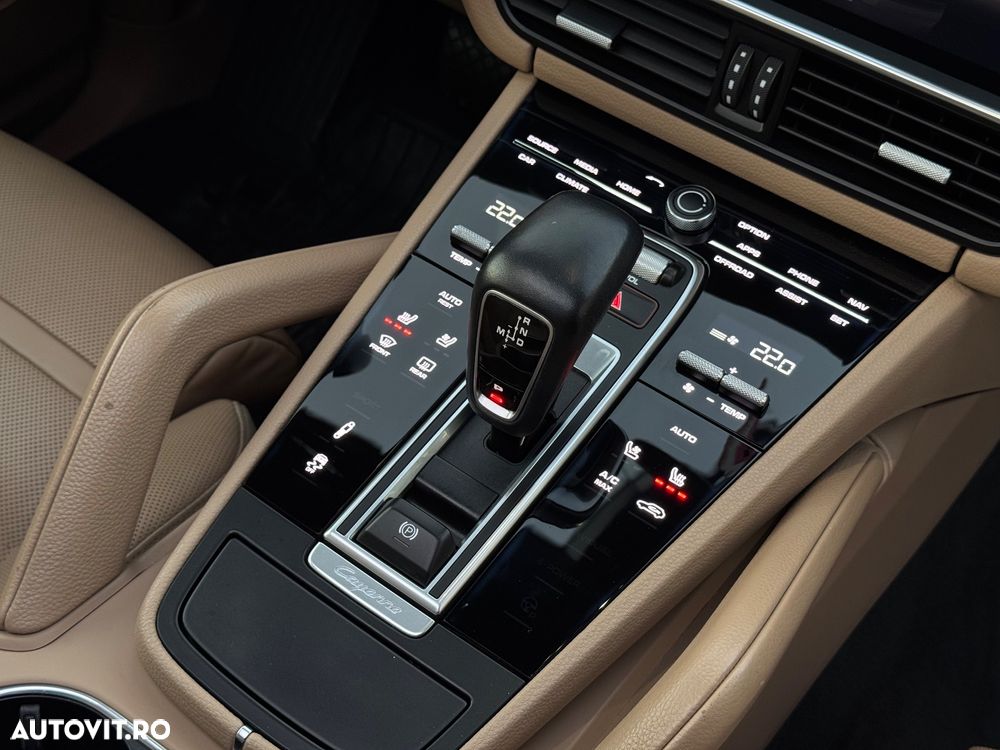 Porsche Cayenne Standard - 9