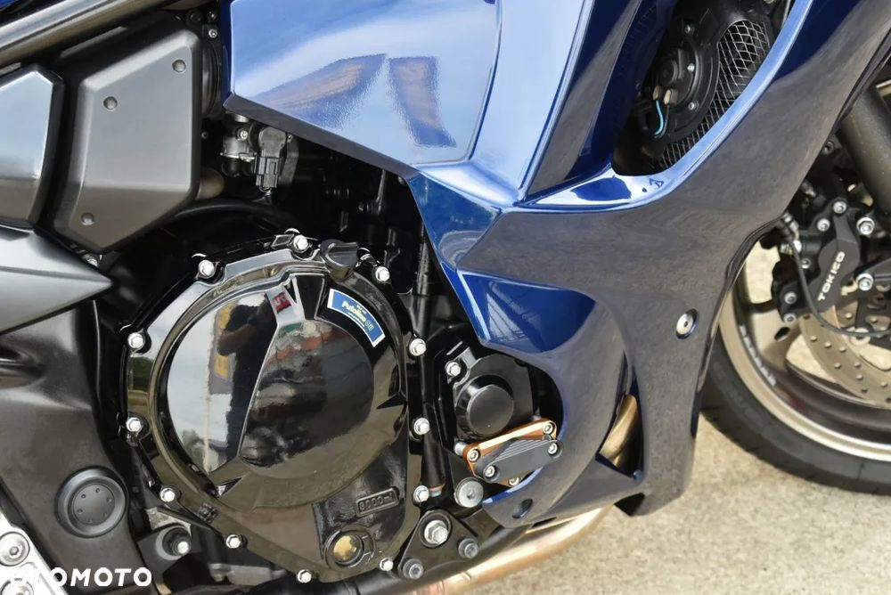 Suzuki GSX - 33