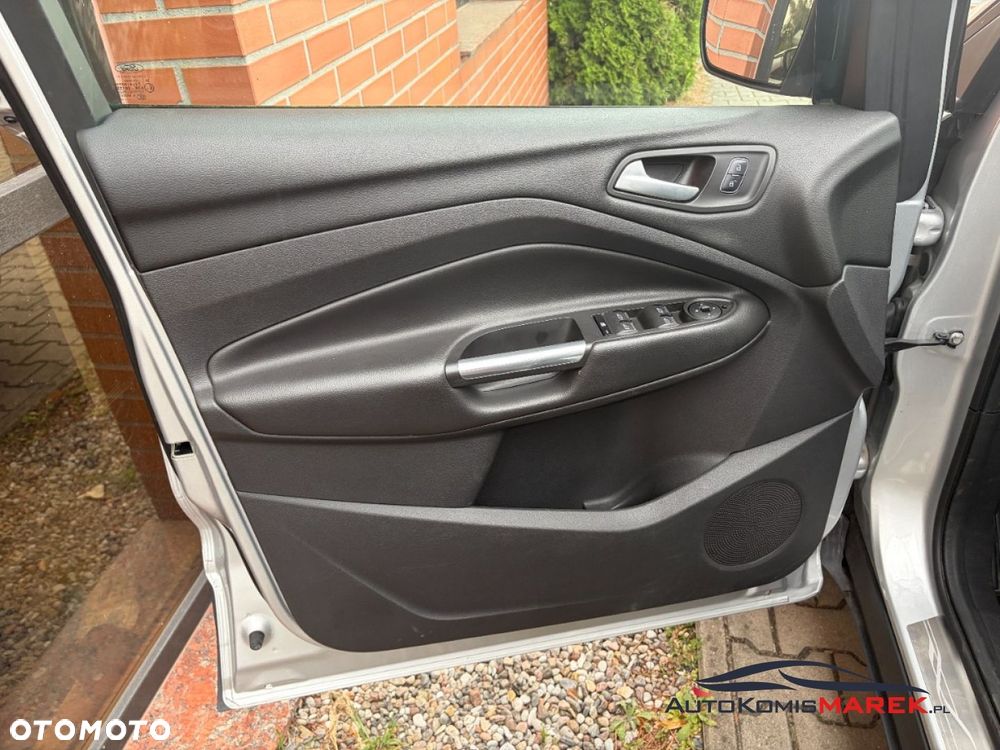 Ford Kuga 1.5 EcoBoost 2x4 Trend - 23