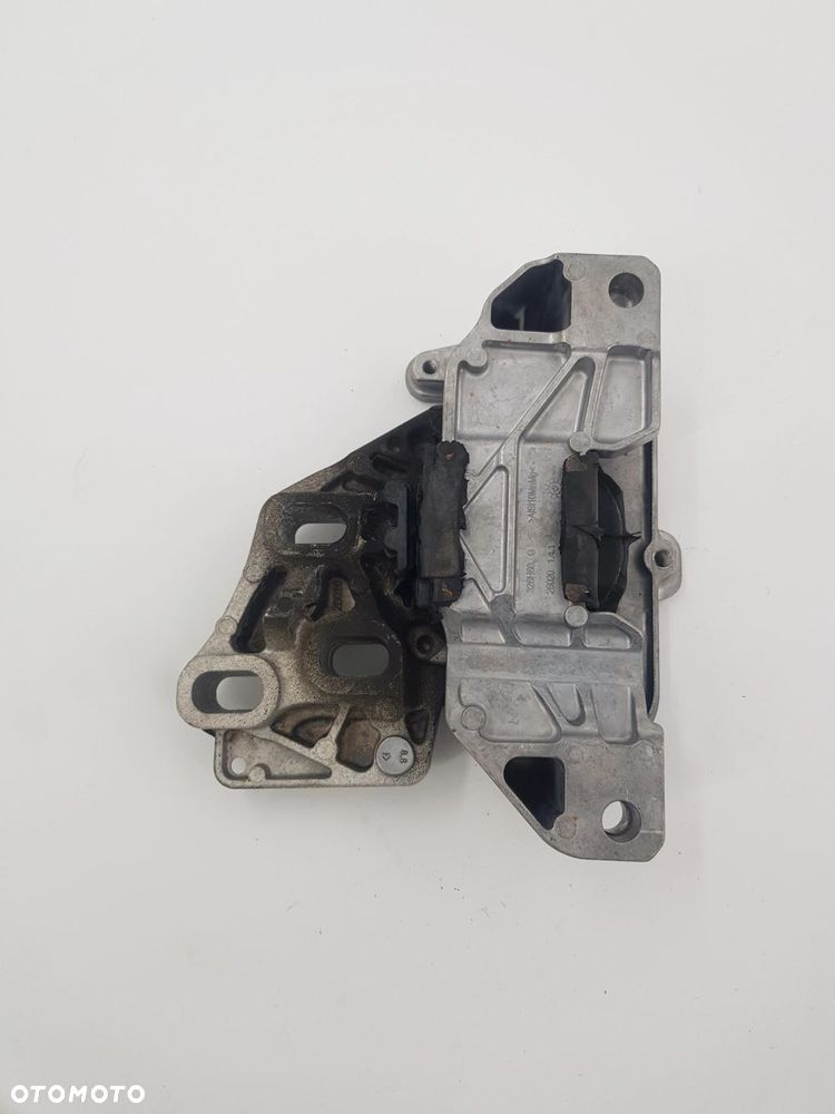 ORYGINALNA LEWA ŁAPA SILNIKA MERCEDES EQA EQB A2432402500 - 3