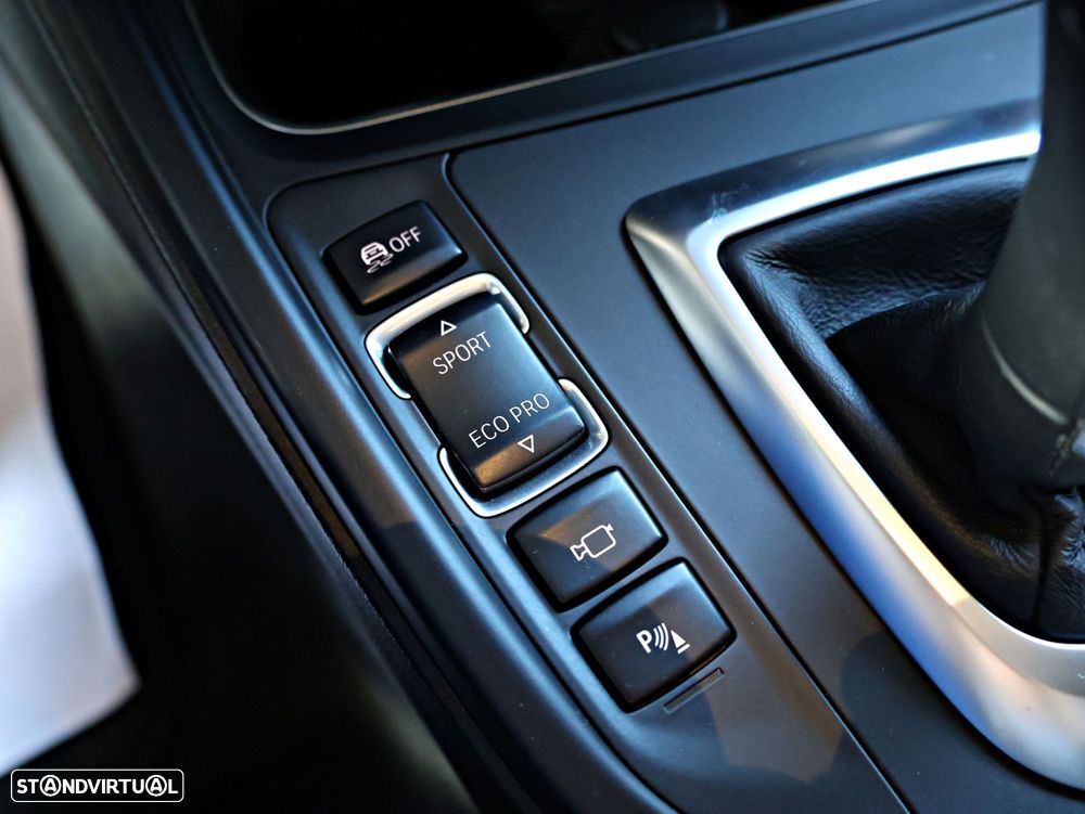 BMW 320 d Touring Advantage Auto - 56