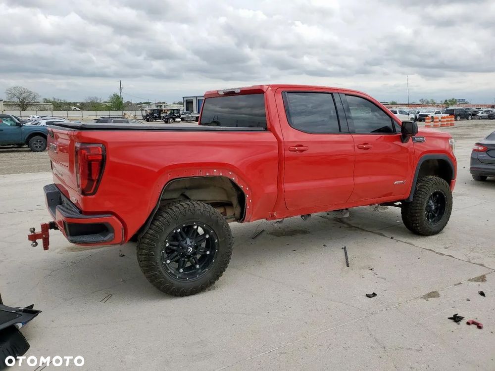 GMC Sierra - 4