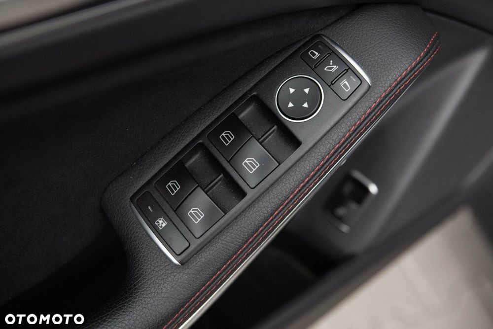 Mercedes-Benz GLA 220 4-Matic AMG Line - 16