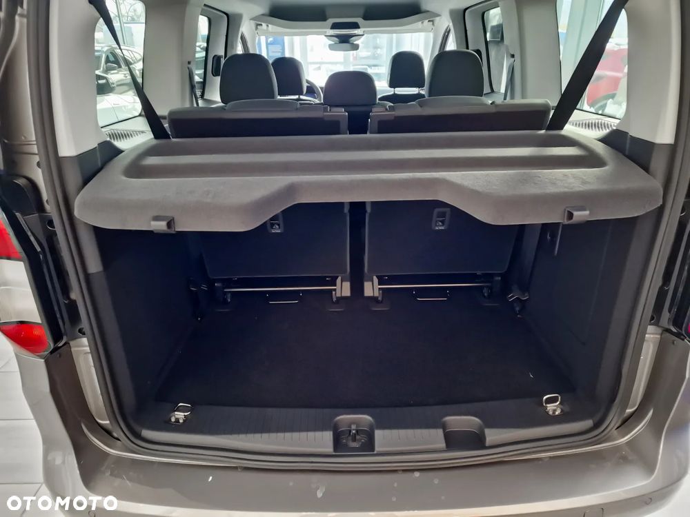 Ford Tourneo Connect Grand - 22