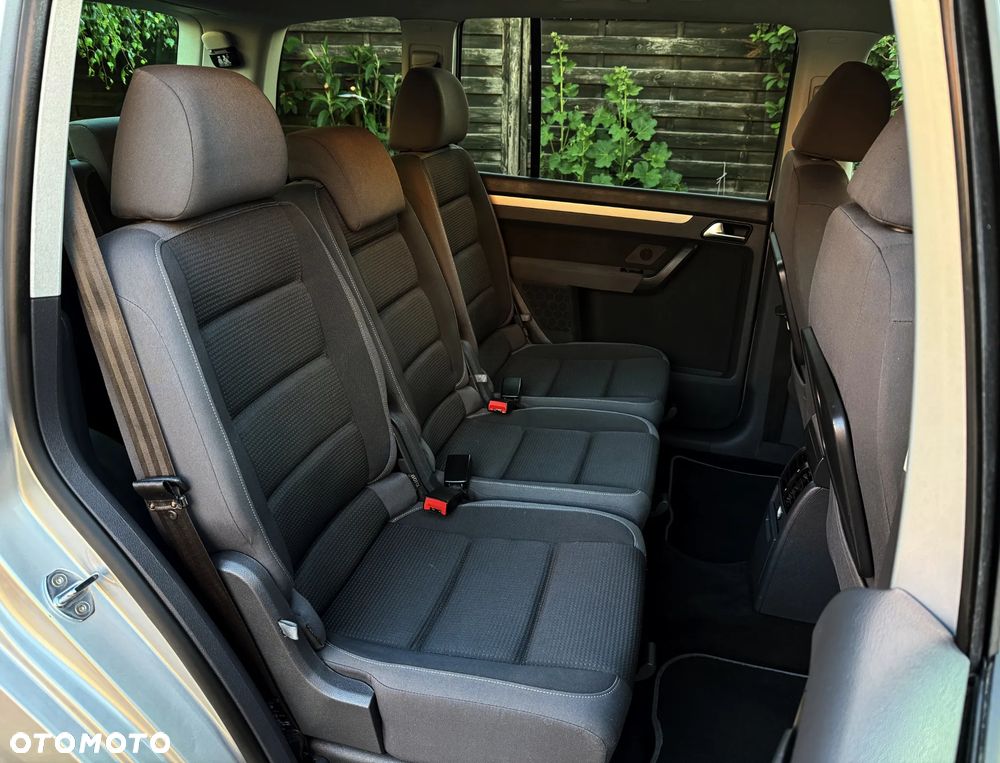Volkswagen Touran 1.9 TDI Highline - 8