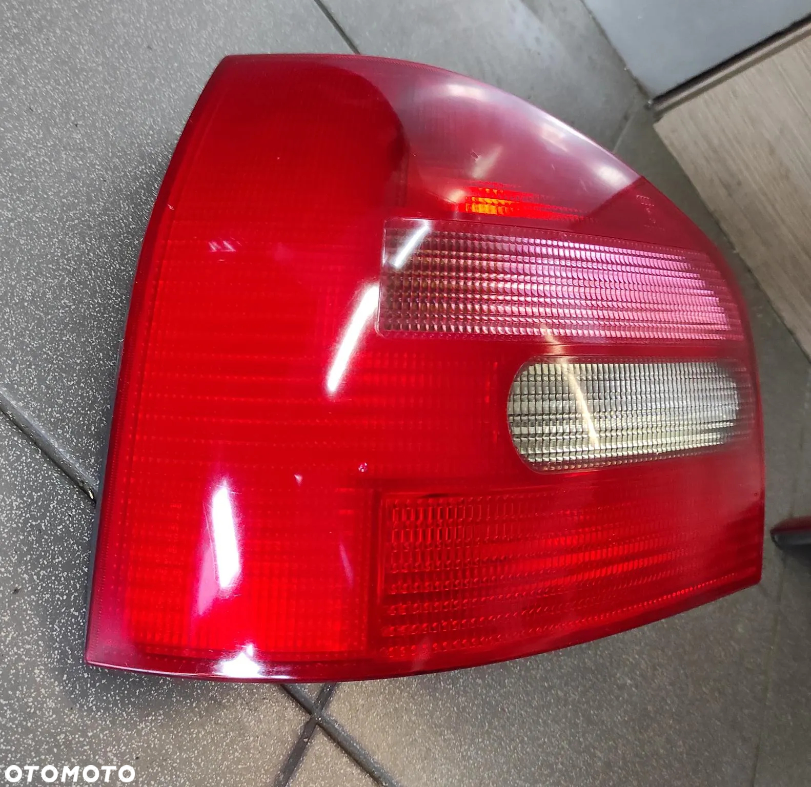 Lampa LEWA Tylna tył Audi A3 8L PRZED LIFT - 2