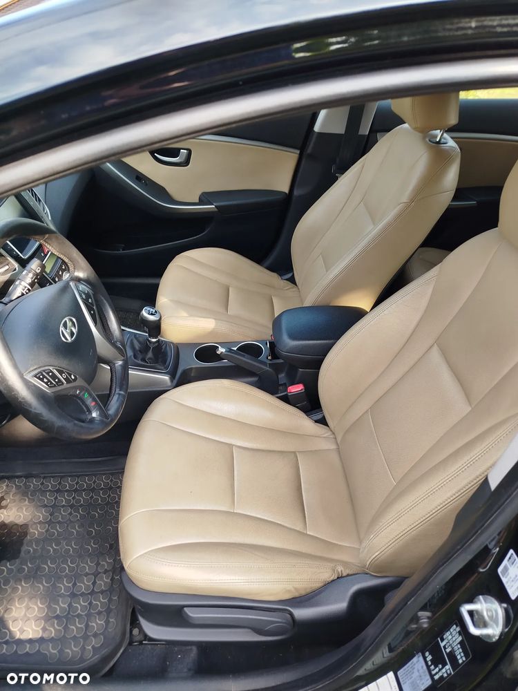 Hyundai i30 1.6 GDI Premium - 9