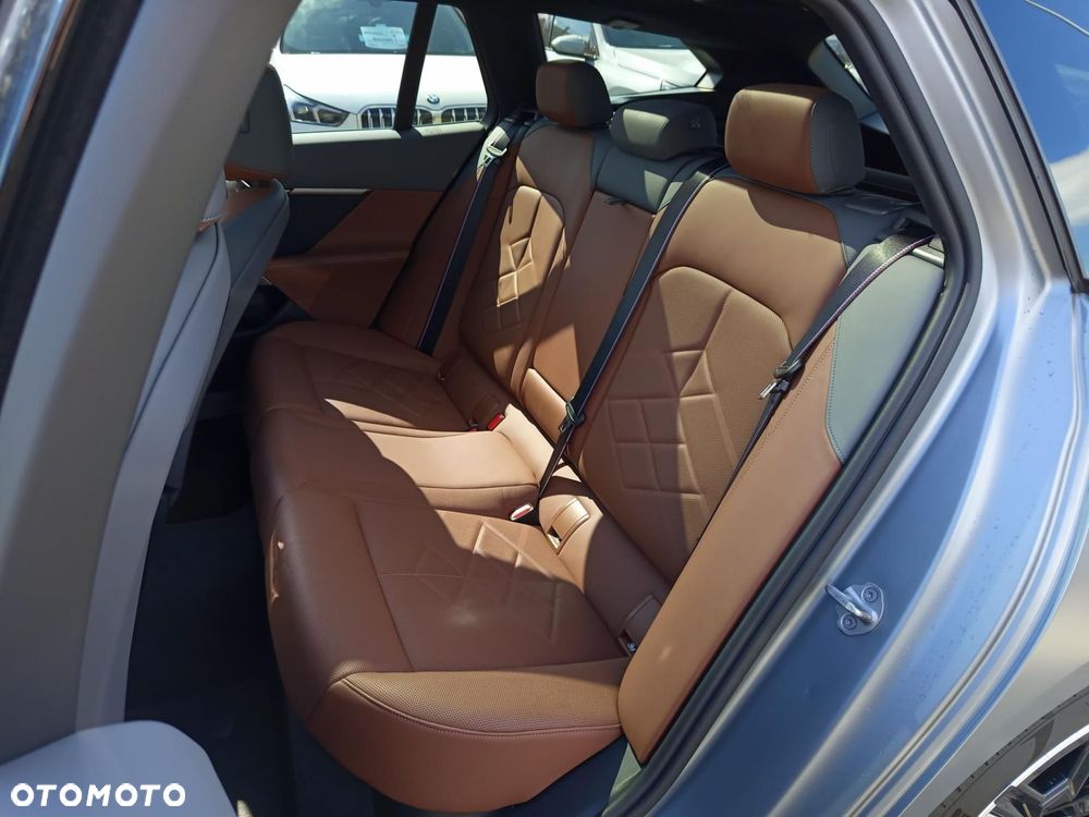 BMW i5 - 22