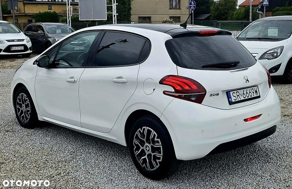 Peugeot 208 1.6 BlueHDi Allure S&S - 22
