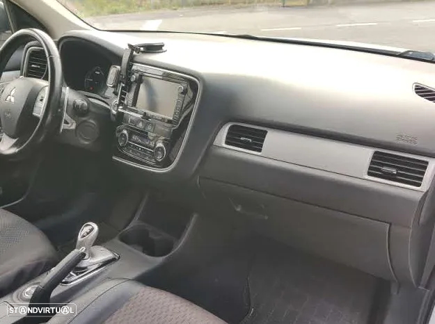 Mitsubishi Outlander 2.0 PHEV Intense Navi - 12
