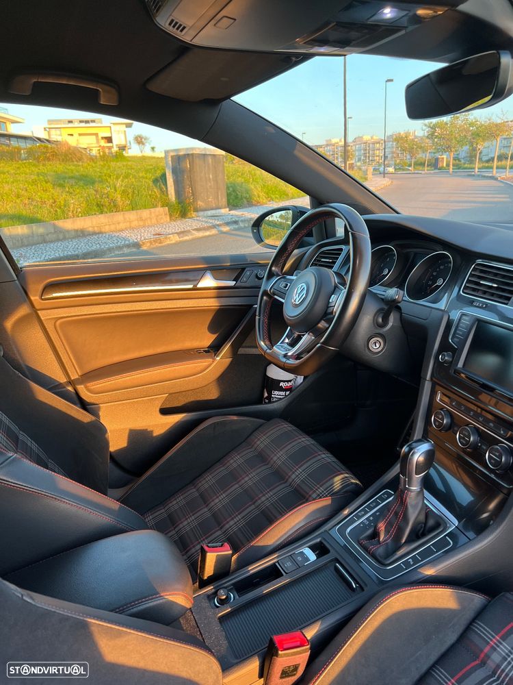 VW Golf GTI Performance BlueMotion DSG - 14