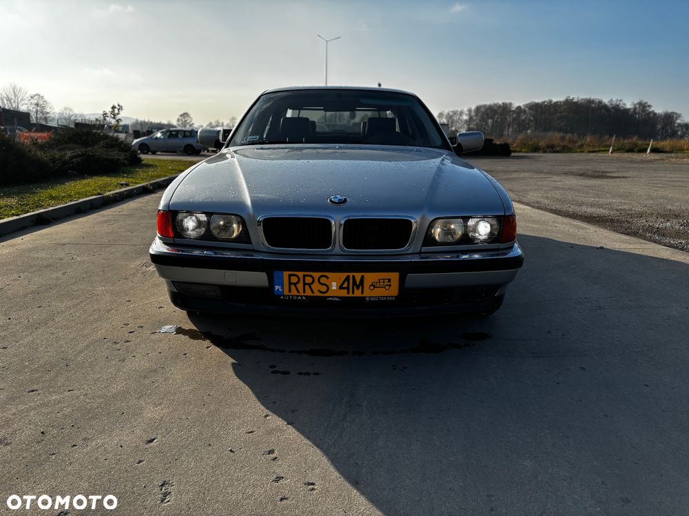 BMW Seria 7 740i - 2