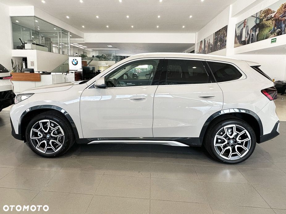 BMW X1 sDrive20i mHEV xLine - 3