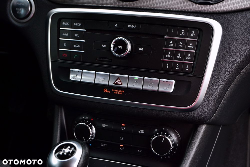 Mercedes-Benz GLA 200 Urban - 29