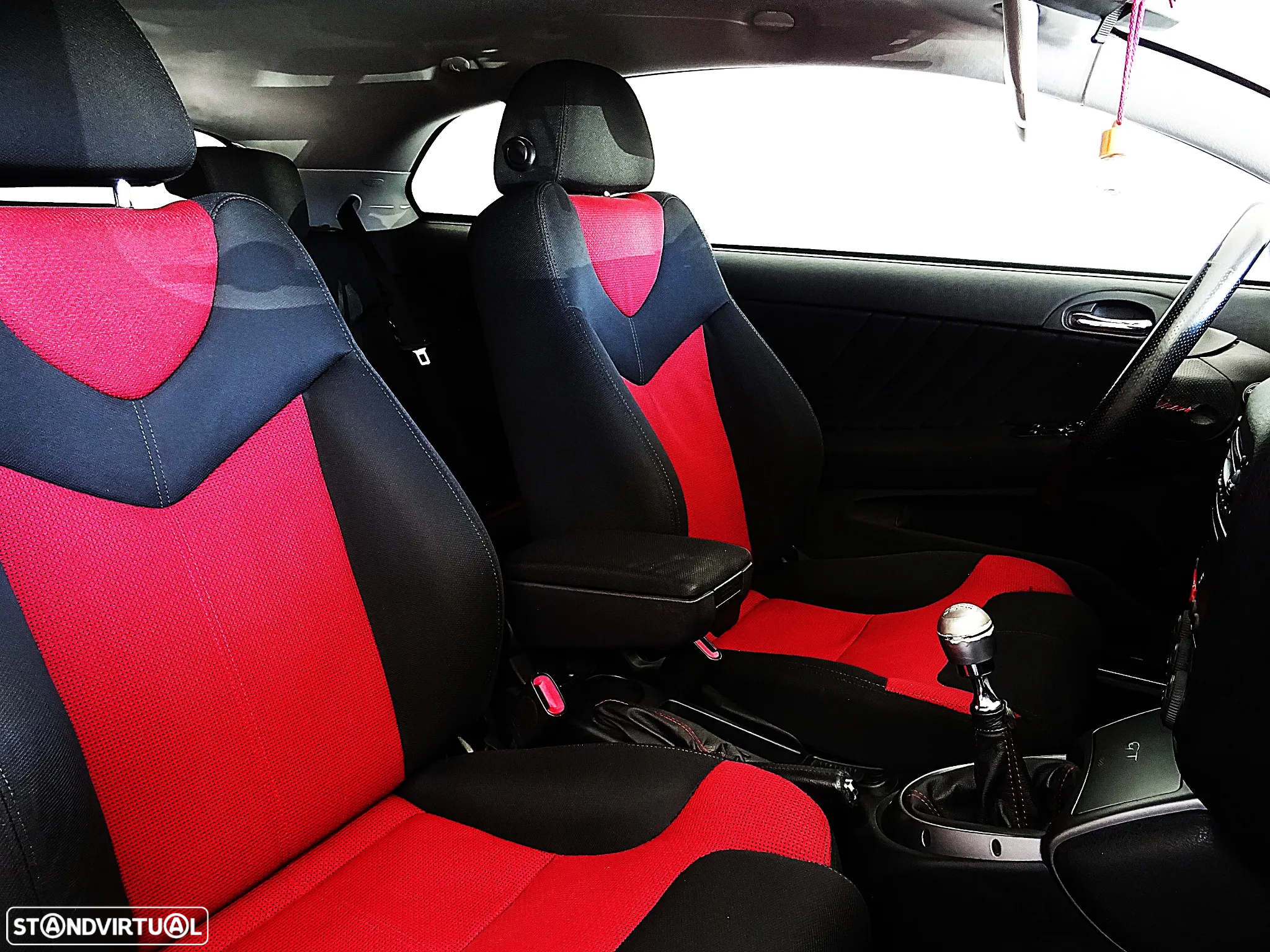 Alfa Romeo GT 1.9 JTD M-JET Q2 - 9