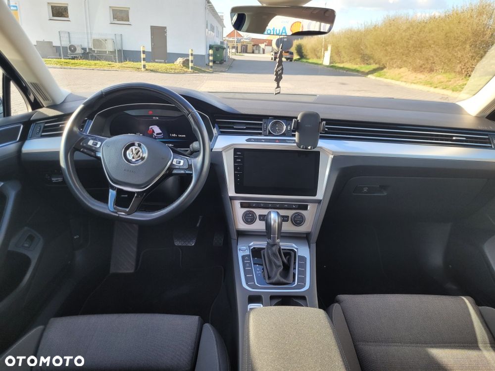 Volkswagen Passat - 6