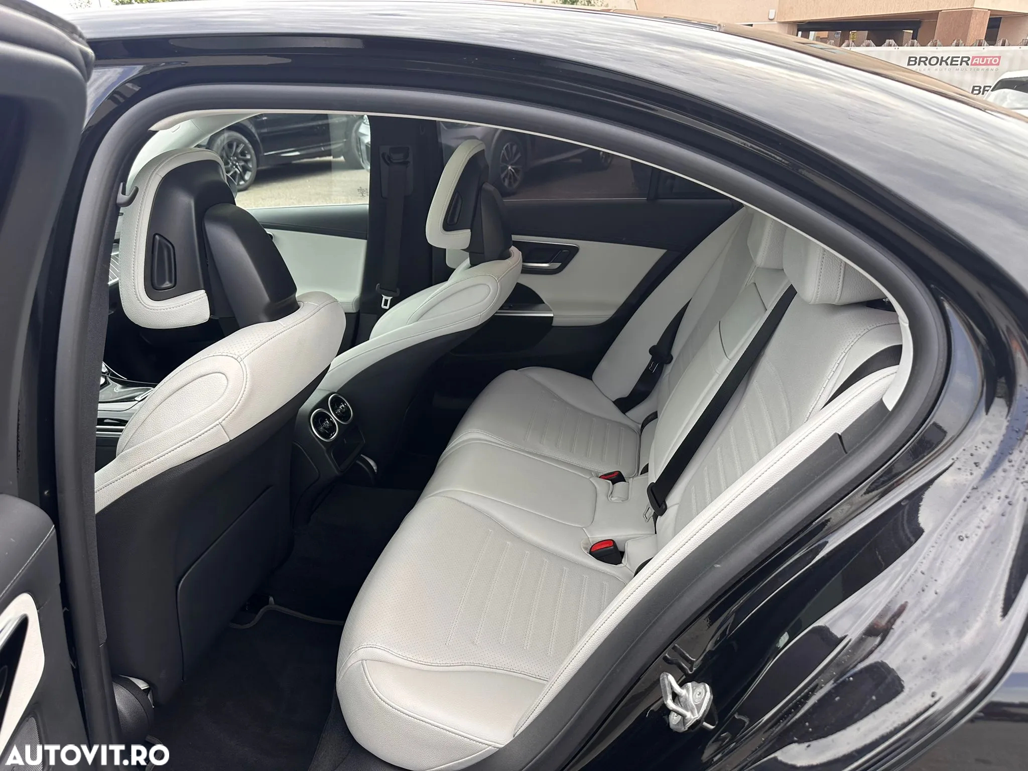 Mercedes-Benz C 300 d T 9G-TRONIC AMG Line - 10