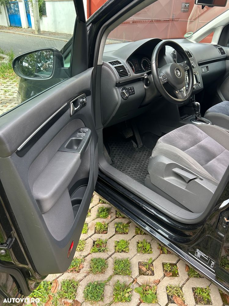 Volkswagen Touran 2.0 TDI DPF DSG Highline - 17
