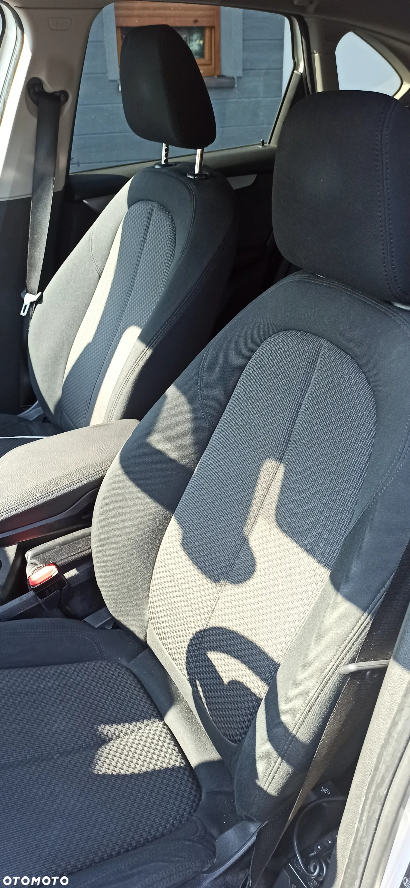 BMW Seria 2 218d - 19