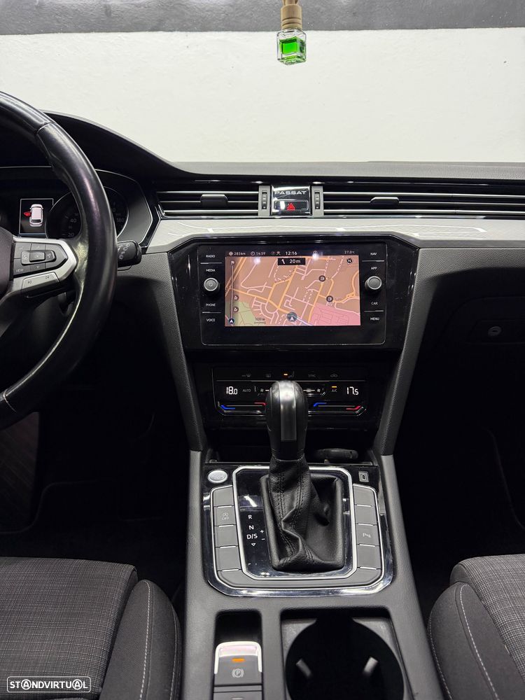 VW Passat Variant 2.0 TDi Elegance DSG - 10