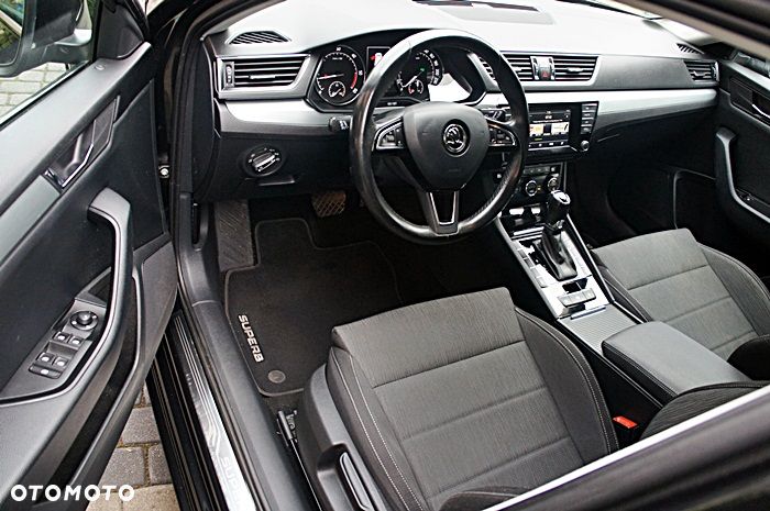 Skoda Superb 2.0 TDI DSG Sportline - 4