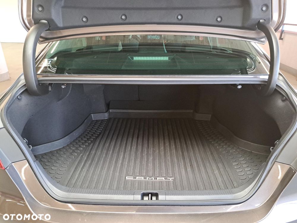 Toyota Camry 2.5 Hybrid Prestige CVT - 14