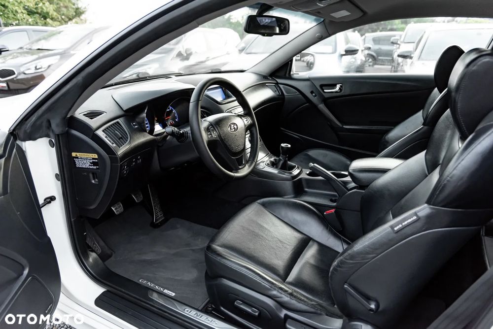 Hyundai Genesis Coupe - 18