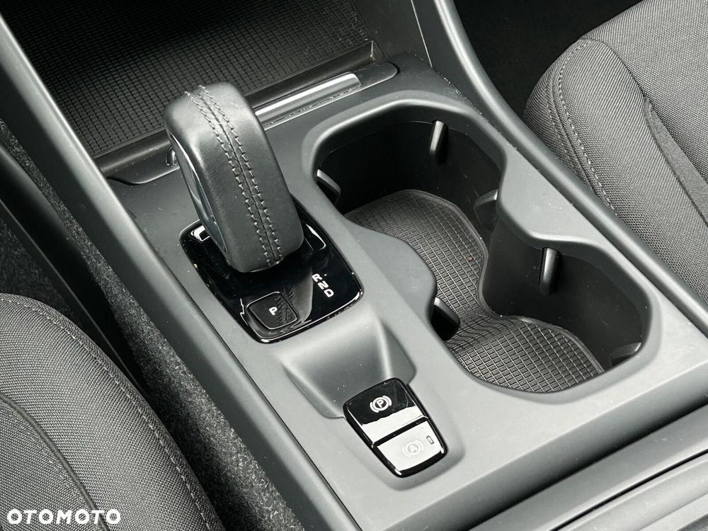 Volvo XC 40 T3 Momentum - 25