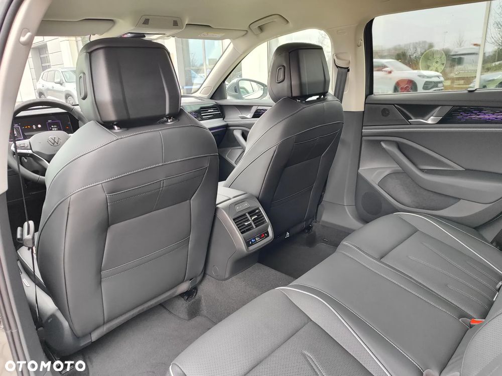 Volkswagen Passat 1.5 TSI ACT mHEV Elegance DSG - 24