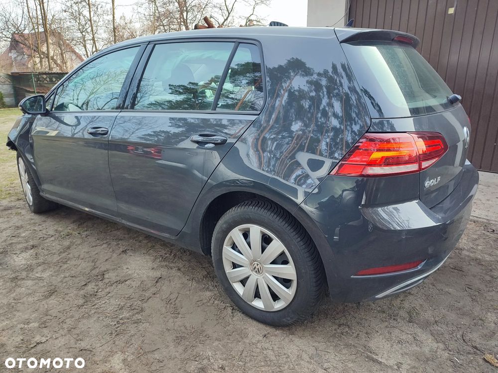 Volkswagen Golf 1.6 TDI (BlueMotion Technology) Comfortline - 4