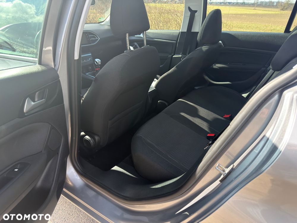 Peugeot 308 PureTech 130 GPF Stop & Start Active Business-Paket - 11