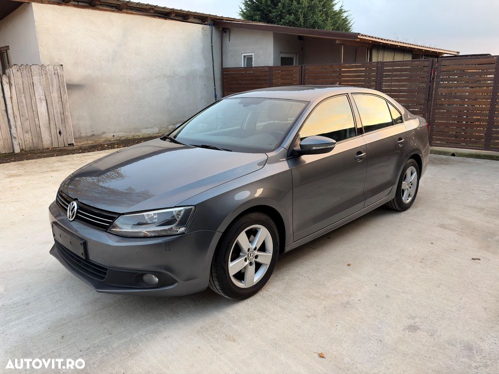 Volkswagen Jetta 1.6 TDI Blue Motion Technology Comfortline - 3