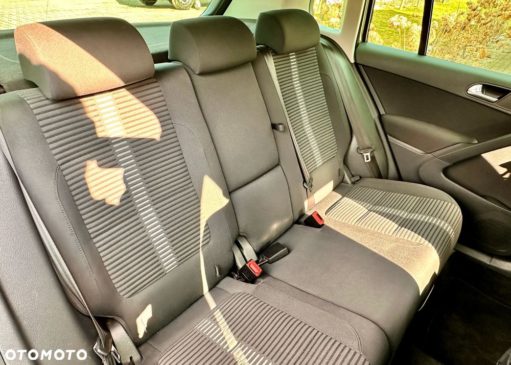 Volkswagen Tiguan - 27