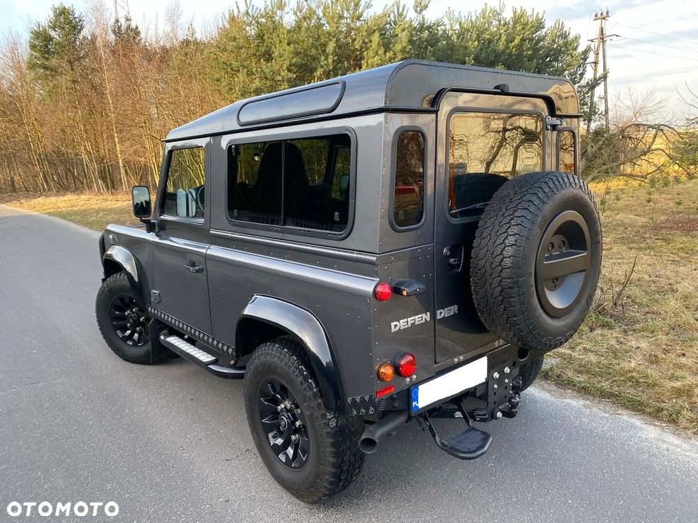 Land Rover Defender 2.2 TD4 E - 32