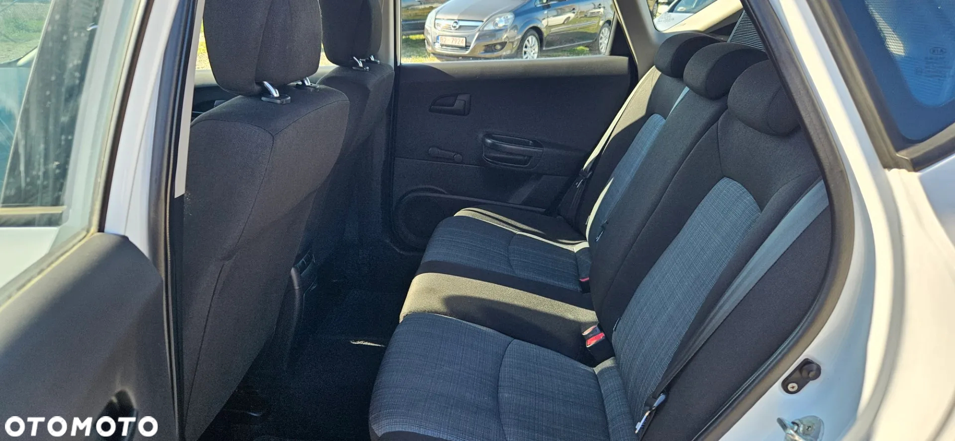 Kia Ceed 1.6 CRDi 90 ISG Spirit - 18