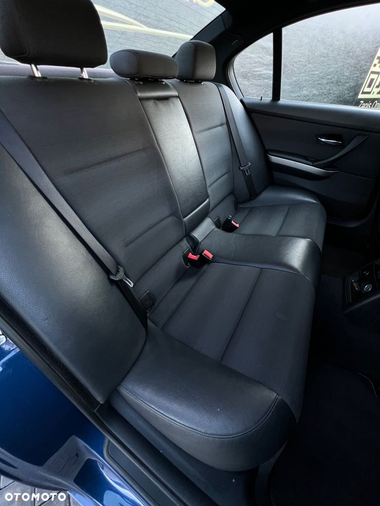 BMW Seria 3 330xd - 25