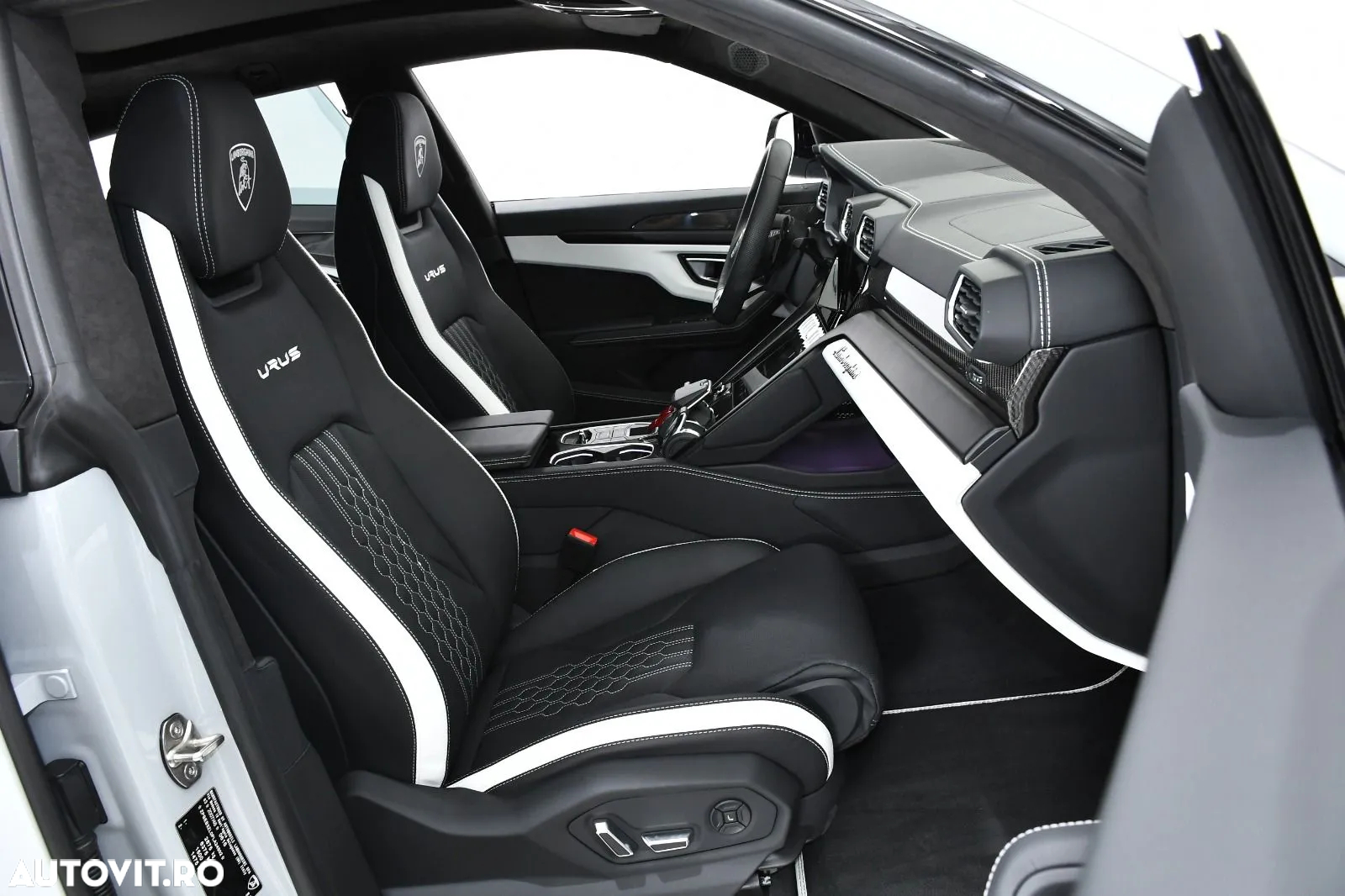 Lamborghini URUS - 17